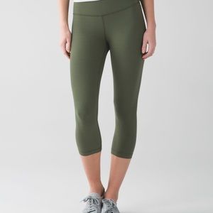 Olive lululemon align crops